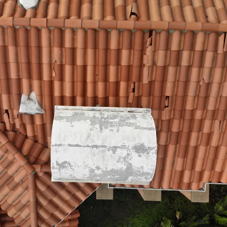 toiture abîmée par la tempête